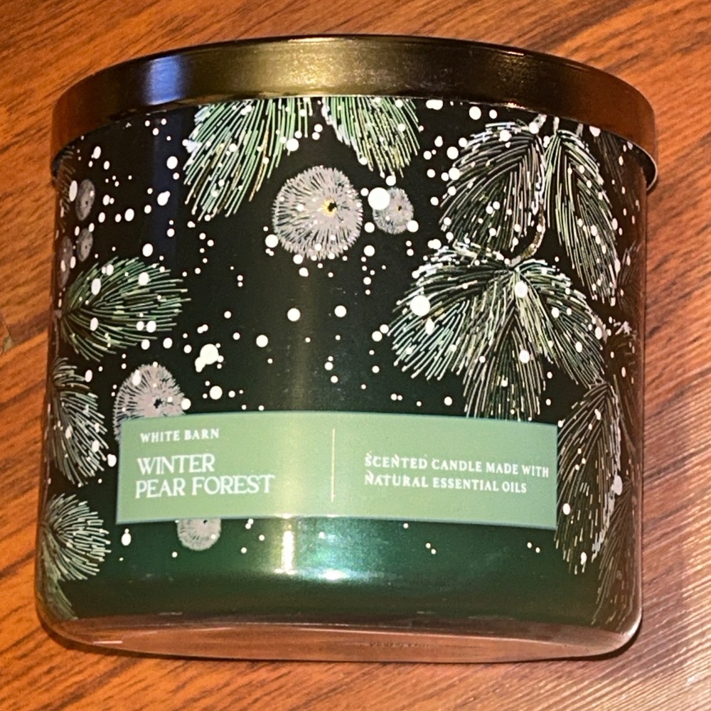 NWTS Bath & Body Works White Barn 3-Wick Candle Winter Pear Forest